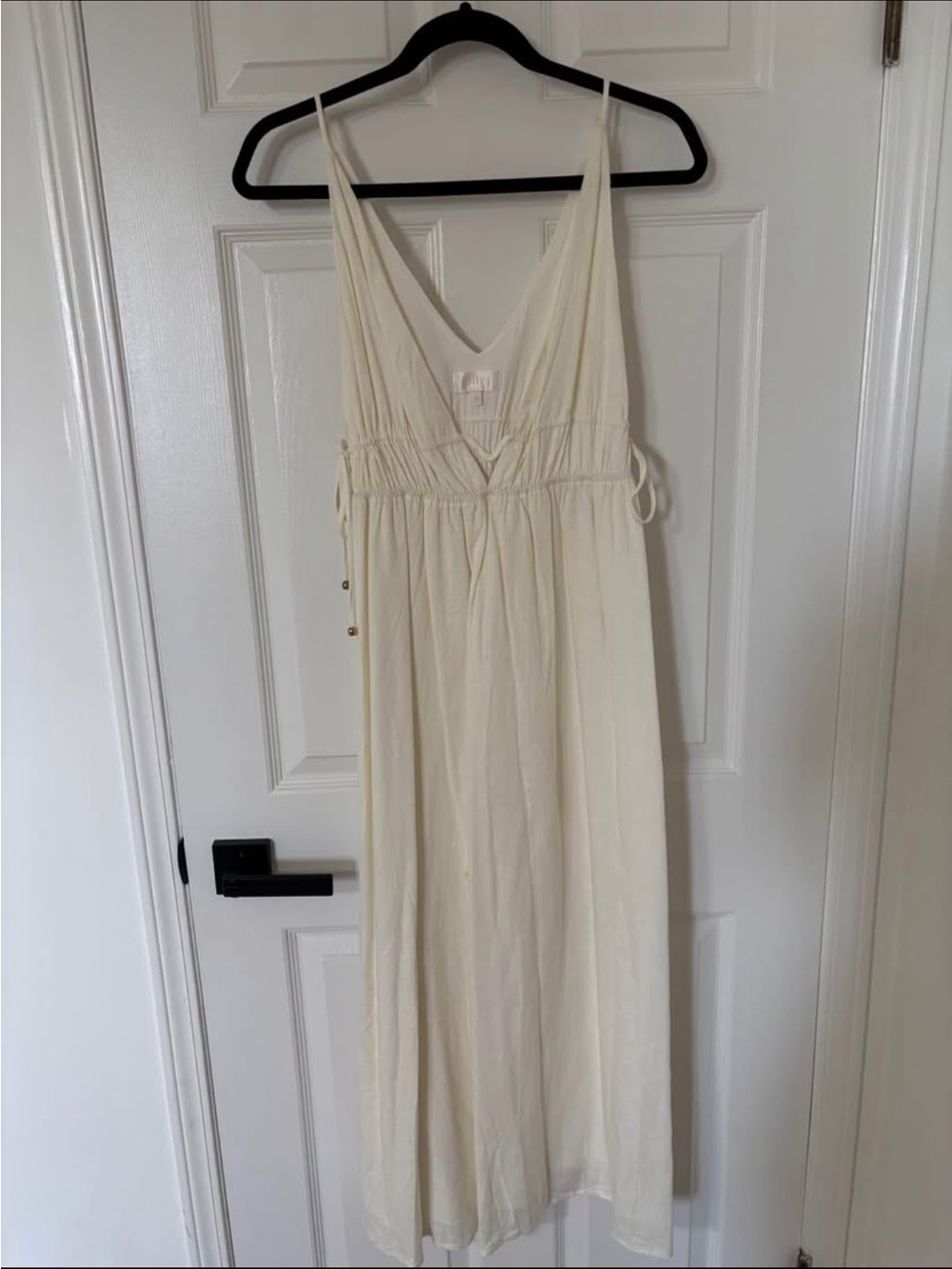 Light Cream V-Neck Maxi Dress with Adjustable Waist